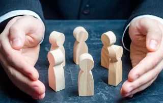 ¿Quien paga el seguro de salud en la empresa?